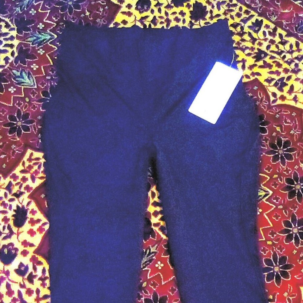 Black lulu lemon crop legginga